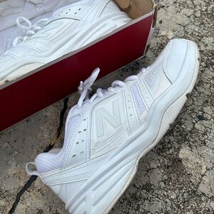 Women’s 9 1/2 New balance training shoes white